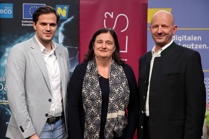 Bundesrat Sebastian Stark, Abteilungsleiterin Kerstin Koren und Geschäftsführer ecoplus digital GmbH Claus Zeppelzauer