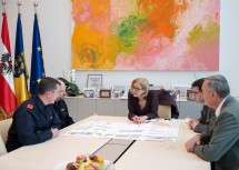 Im Zug eines persönlichen Gespräches mit Landeshauptfrau Johanna Mikl-Leitner wurde das Projekt gemeinsam erörtert.