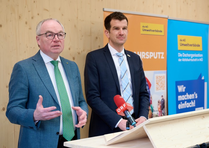 Landesrat Pernkopf bei der Pressekonferenz