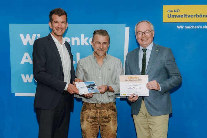 v.l.n.r. Christian Macho, Präsident der NÖ Umweltverbände; Matthias Weichhart, Gewinner aus dem Verbandsgebiet Abfallwirtschaft Stadt St. Pölten; Stephan Pernkopf, LH-Stellvertreter