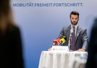 B 15 bei Götzendorf wird erneuert: 640.000 Euro für mehr Verkehrssicherheit