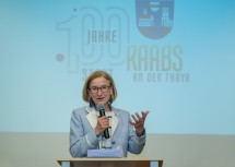 Landeshauptfrau Johanna Mikl-Leitner sagte Raabs an der Thaya ist „ein Ort mit Charakter, mit außergewöhnlichem Herzen und unglaublicher Atmosphäre.“